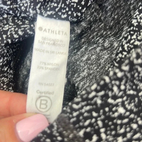ATHLETA Lightning Static 7/8 Leggings, Women’s Size Medium, Black/White, Pockets - Picture 11 of 13